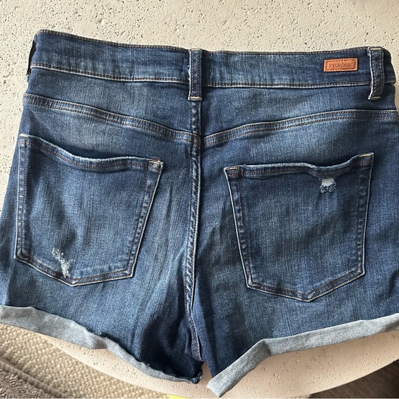 Sneak Peek size L high wasted Jean shorts - Picture 2 of 3